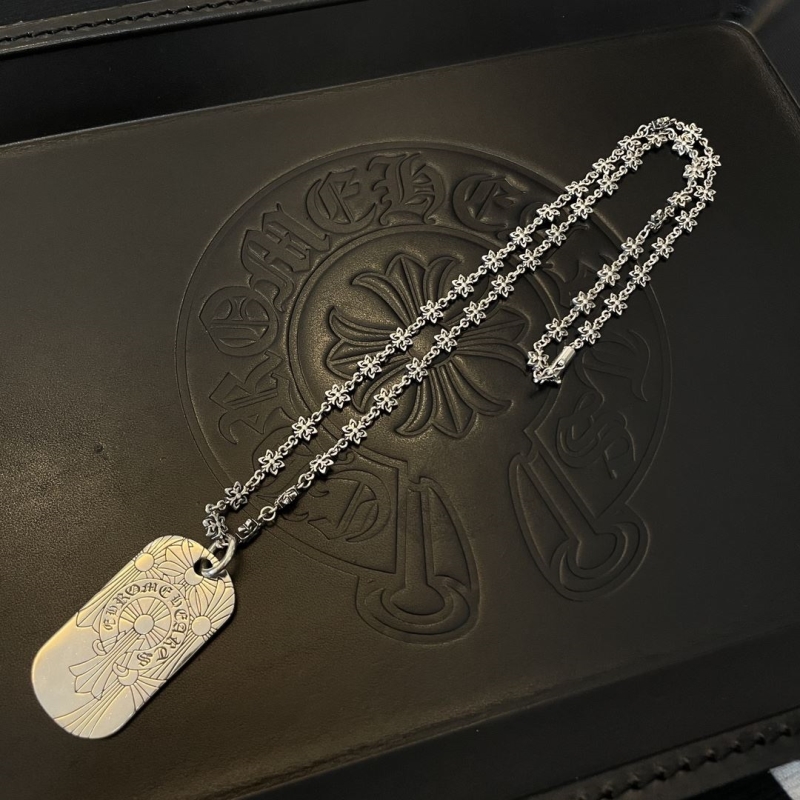 Ch**me He**ts necklaces